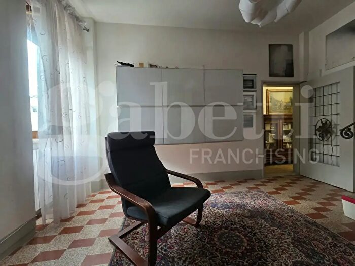 Casa quadrilocale in vendita in Via dei Quartieri, Foligno