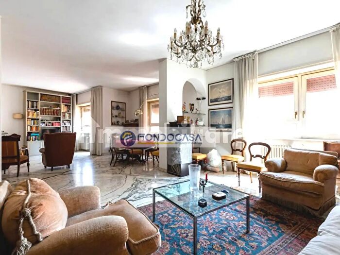 Appartamento con 5 locali in vendita in Via Giacomo Boni, Milano