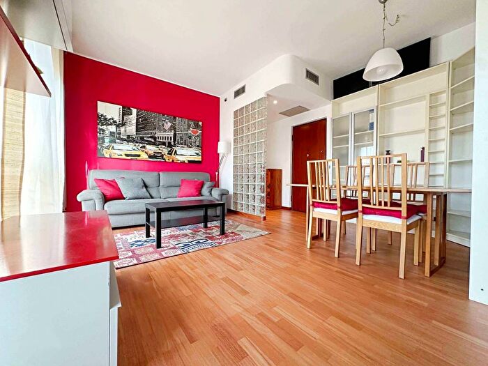 Appartamento bilocale in affitto in Via Voghera, Solari, Milano