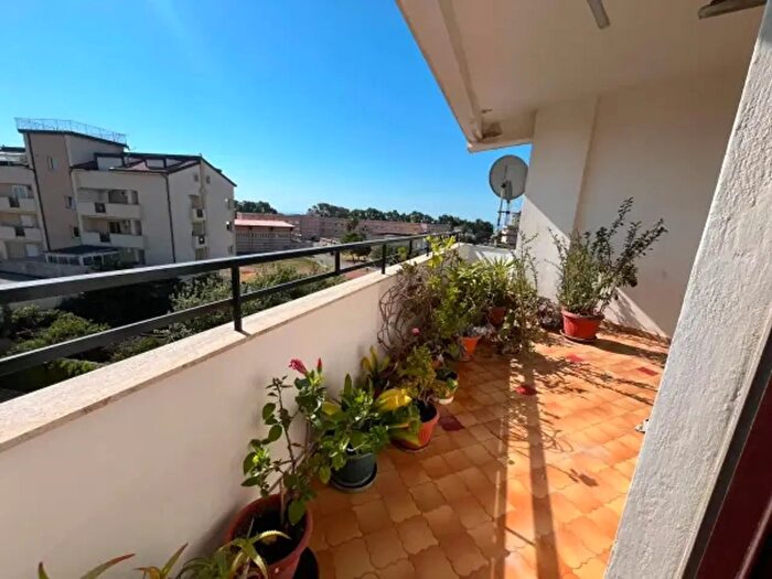 Appartamento trilocale in affitto in Via Sant'Elena, Catanzaro