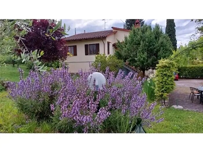 Casa con 8 locali in vendita in Rignano SullArno