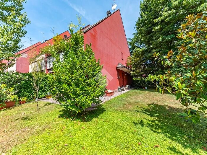 Casa con 5 locali in vendita in Via Walter Tobagi, Arese