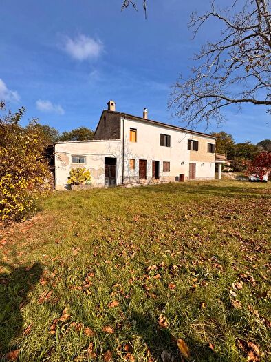Casa con 6 locali in vendita in Contrada Fegatara, Montegiorgio