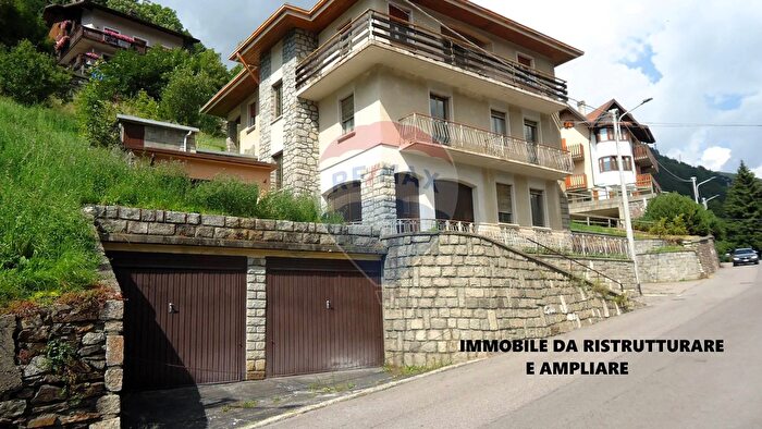 Appartamento trilocale in vendita in Vione