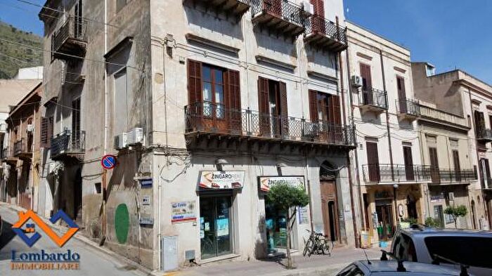 Appartamento trilocale in vendita in Corso Giuseppe Garibaldi, Castellammare Del Golfo