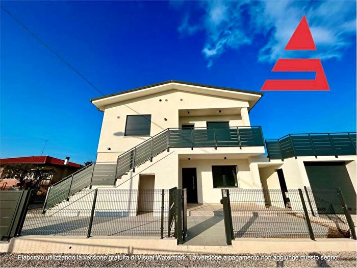 Casa trilocale in affitto in via mascagni, Belvedere, Tezze sul Brenta