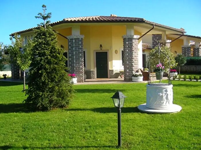 Casa quadrilocale in vendita in Via Bologna, Fiano Romano
