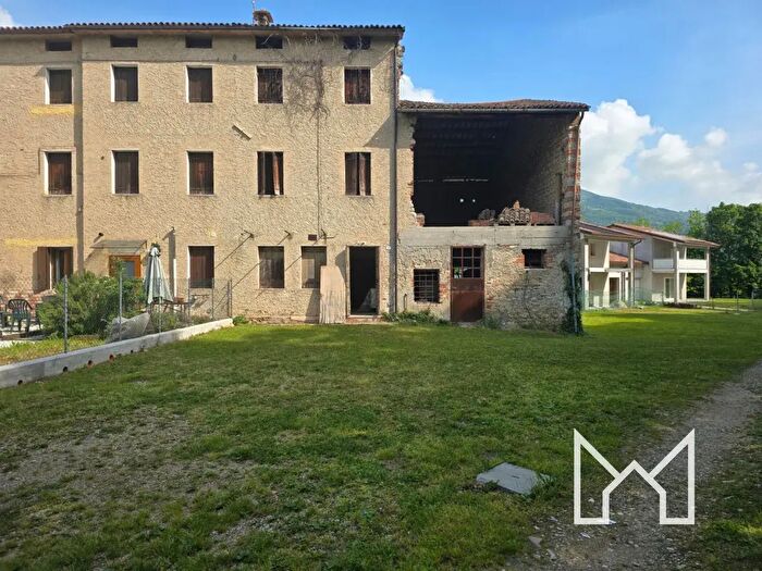 Casa quadrilocale in vendita in Pieve del Grappa
