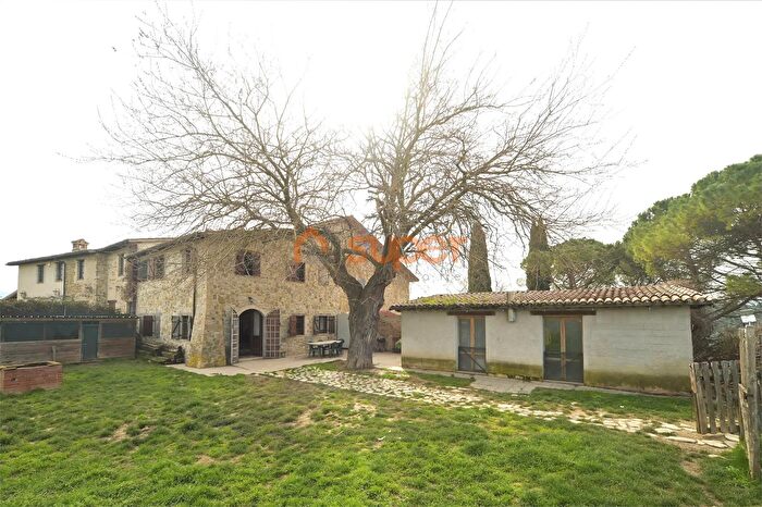 Casa quadrilocale in vendita in Castel Ritaldi