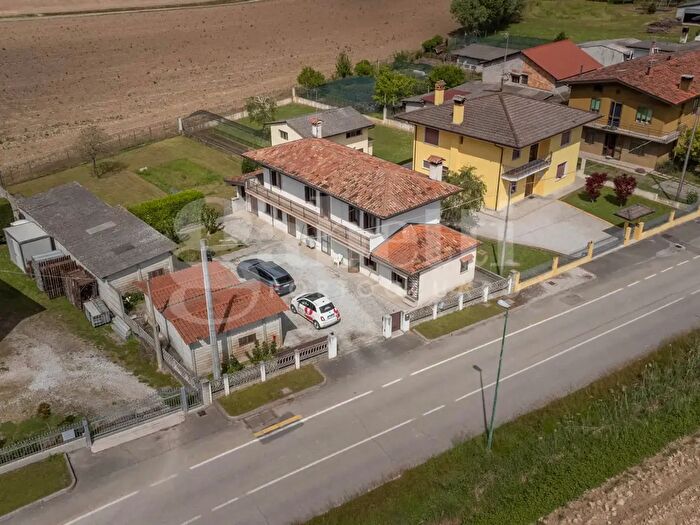 Casa quadrilocale in vendita in Via Parz, Teglio Veneto