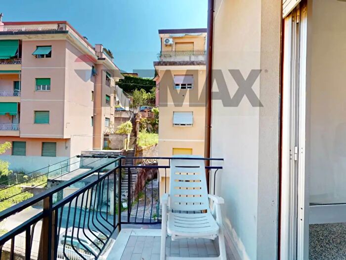 Appartamento bilocale in vendita in Via Campomorone, Genova