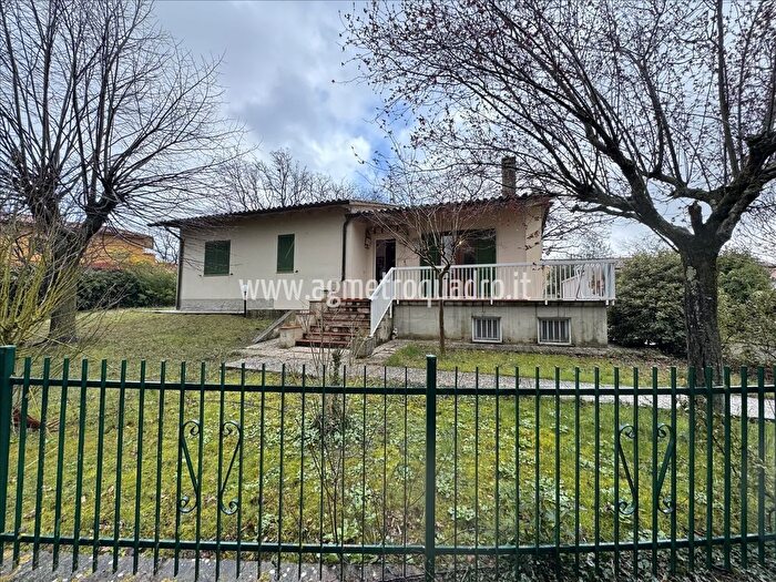 Casa con 5 locali in vendita in Sarteano