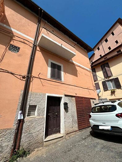 Appartamento trilocale in vendita in Piazza Indipendenza, Sezze