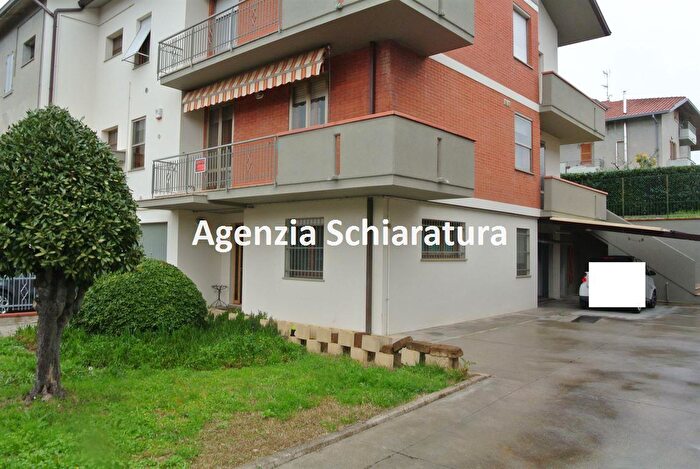 Appartamento con 8 locali in vendita in Vallefoglia