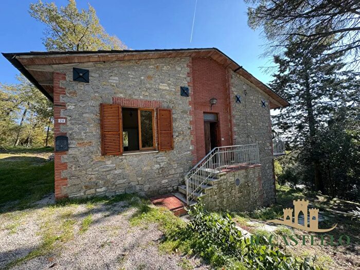 Casa quadrilocale in vendita in Tuoro Sul Trasimeno