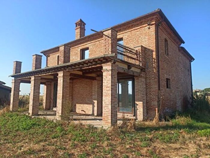 Casa con 6 locali in vendita in Località Croce, Castiglione Del Lago