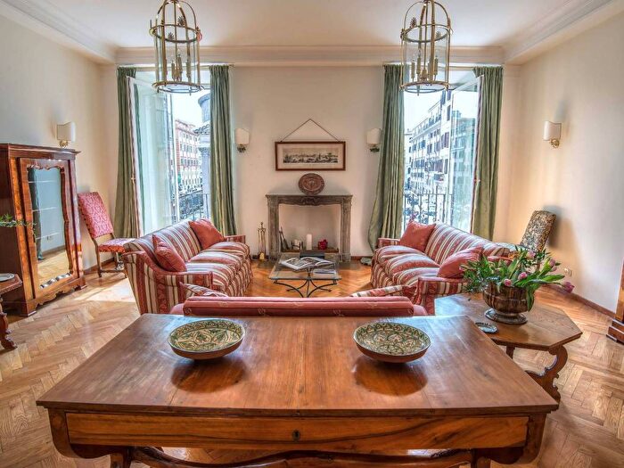 Appartamento con 6 locali in affitto in Via del Pantheon, Pantheon, Roma