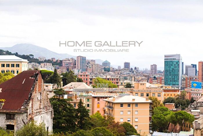 Appartamento trilocale in vendita in Via col di Lana, Roma