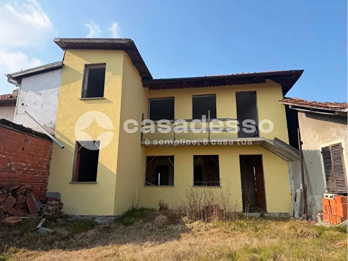 Casa con 5 locali in vendita in Via Montrigone, Borgosesia