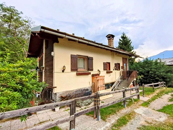 Casa quadrilocale in vendita in Seissogne, Saint Marcel