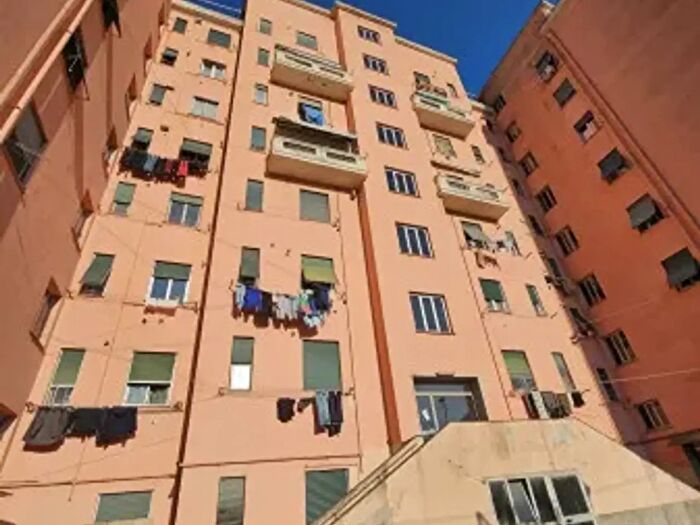 Appartamento trilocale in vendita in Via SantAmbrogio di Fegino, Genova