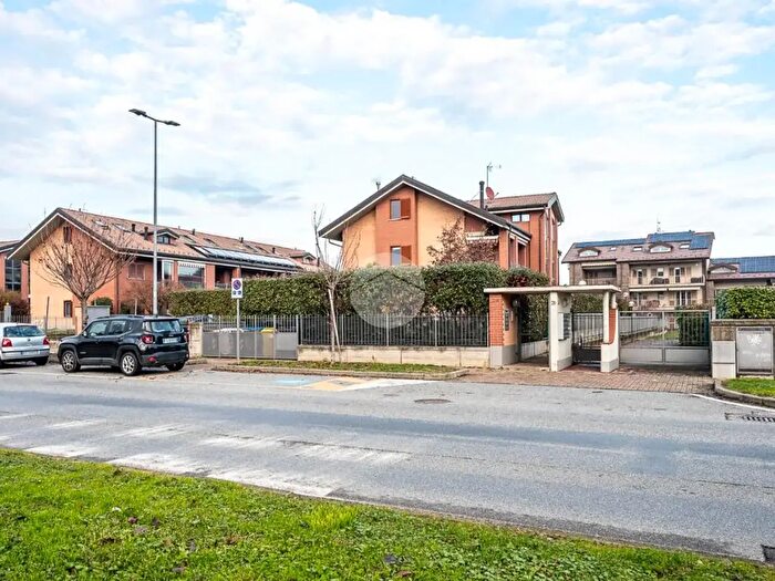 Appartamento con 6 locali in vendita in Via Aldo Moro, Pianezza