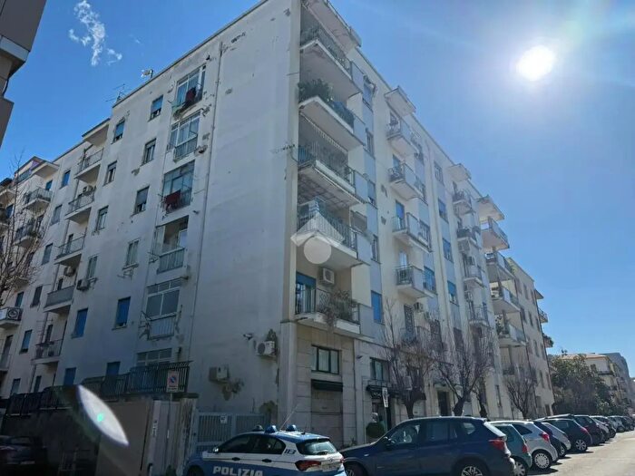 Appartamento con 6 locali in vendita in Via Giovanni Palatucci, Cosenza