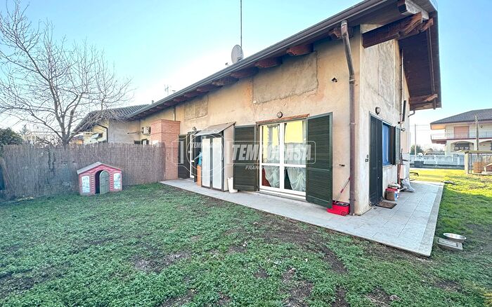 Case in Vendita e in Affitto - 2