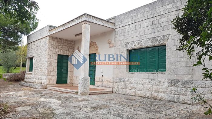 Casa quadrilocale in vendita in Sp, Fasano