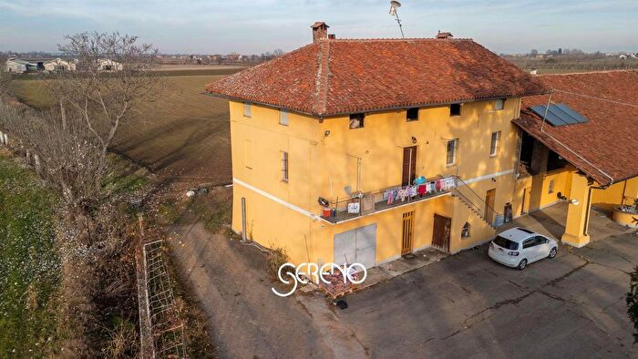 Casa con 9 locali in vendita in Via Torino, Cuneo