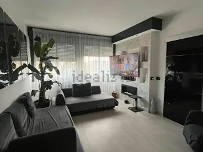 Appartamento quadrilocale in vendita in Via Alessandro Tassoni, Reggio Emilia