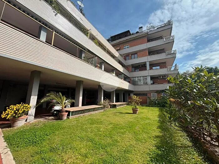 Appartamento bilocale in vendita in Via Luigi Corti, Roma