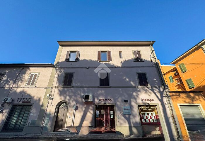 Appartamento con 5 locali in vendita in Piazza Garibaldi, Pontedera