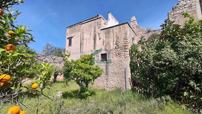 Casa con 6 locali in vendita in Via Dott Saverio Daconto Storico, Giovinazzo