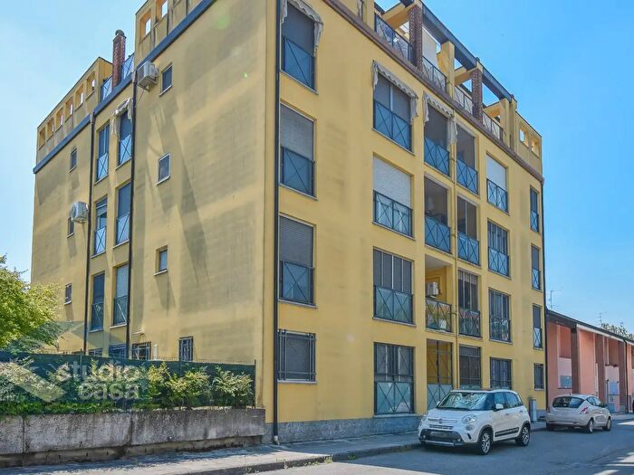 Appartamento trilocale in vendita in Via Falcone, Lodi