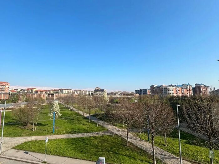 Appartamento trilocale in vendita in Via Valprato, Torino