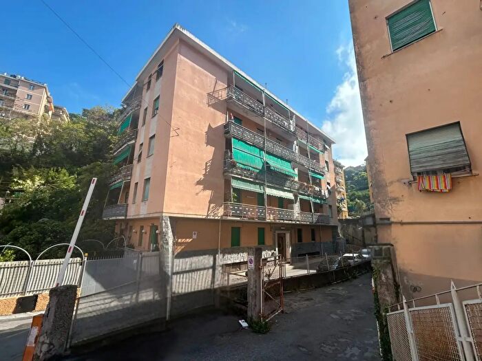 Appartamento con 6 locali in vendita in Via Pasquale Berghini, Genova