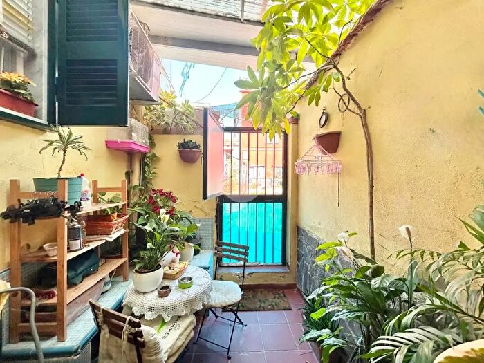 Appartamento trilocale in vendita in Via Giovanni Pascoli, Napoli