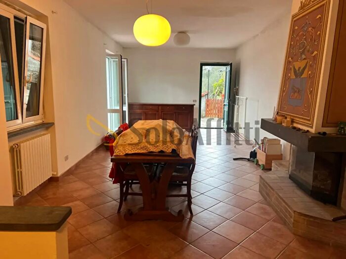 Appartamento con 5 locali in affitto in Carasco