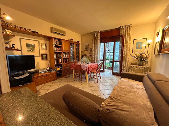 Appartamento quadrilocale in vendita in Via Milano, Cervia