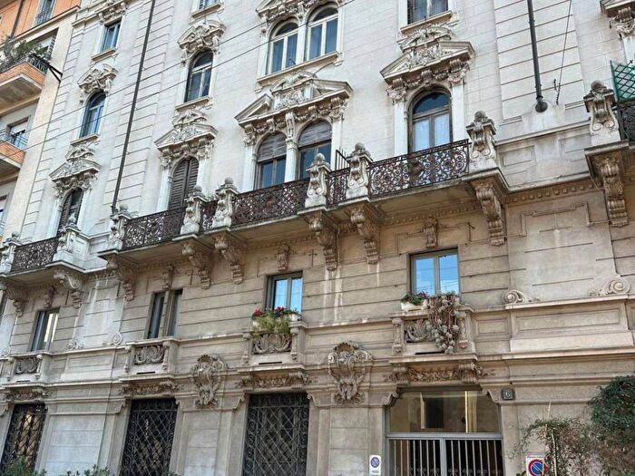 Appartamento bilocale in affitto in Via Milazzo, Moscova, Milano
