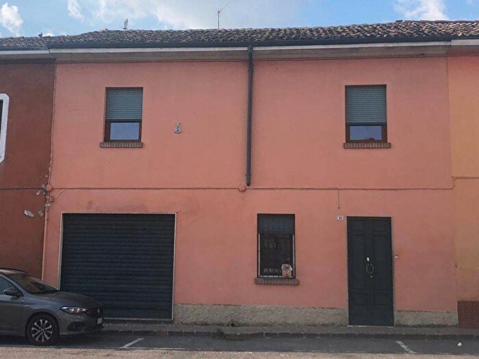 Casa quadrilocale in vendita in Cavacurta, Castelgerundo