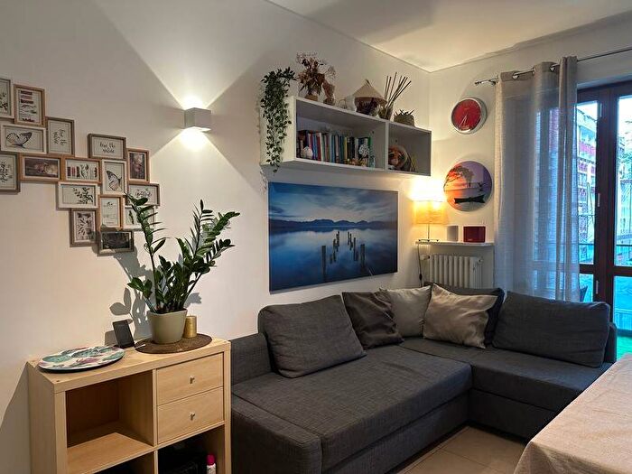 Appartamento trilocale in affitto in Via Rimini, Famagosta, Milano