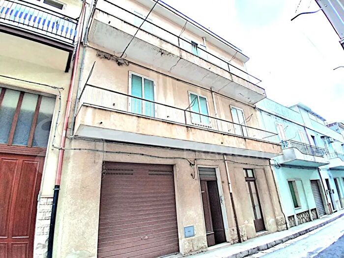 Casa con 5 locali in vendita in Via dellEbano, Ragusa