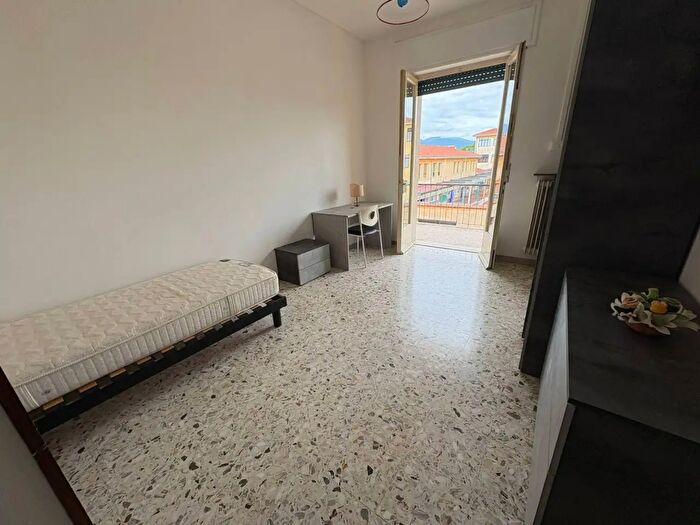 Appartamento con 6 locali in affitto in Via Maggio, Pisa