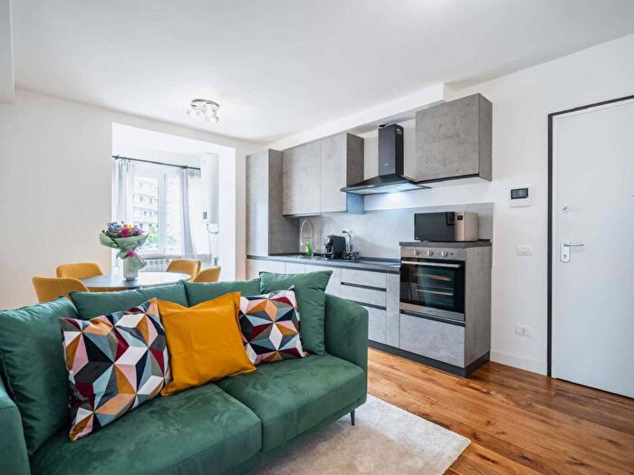 Appartamento trilocale in affitto in Via Francesco Baracca, Novoli, Firenze