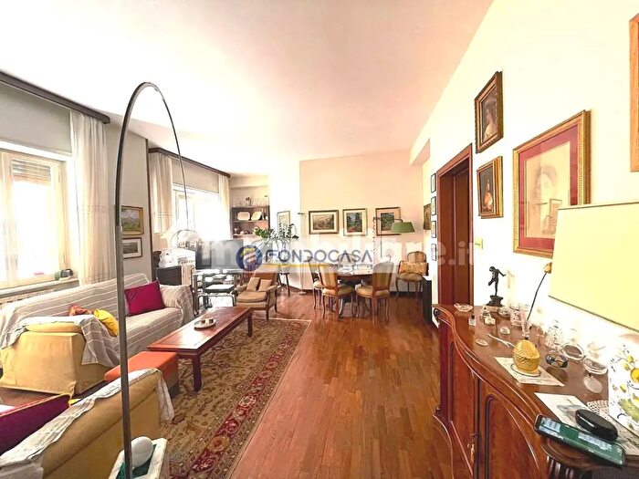 Appartamento con 5 locali in vendita in Via Bullona, Milano
