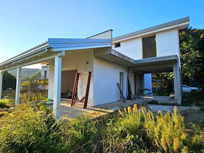Casa quadrilocale in vendita in Località Roccelletta di Borgia, Borgia