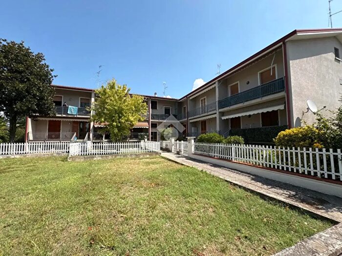 Appartamento con 6 locali in vendita in Via Repubblica, Poviglio