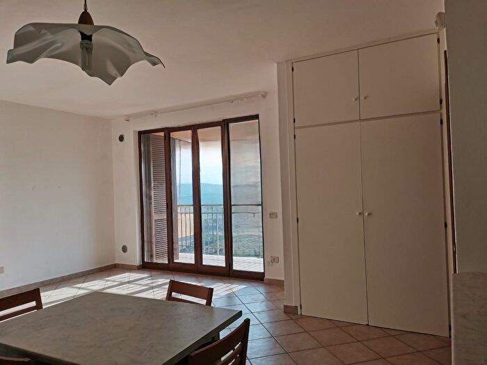 Appartamento trilocale in vendita in Casole DElsa